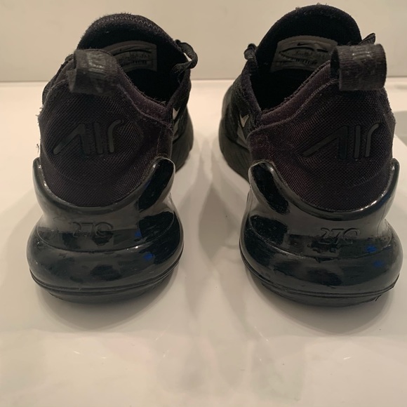 Nike Air Max 270 - Picture 2 of 4